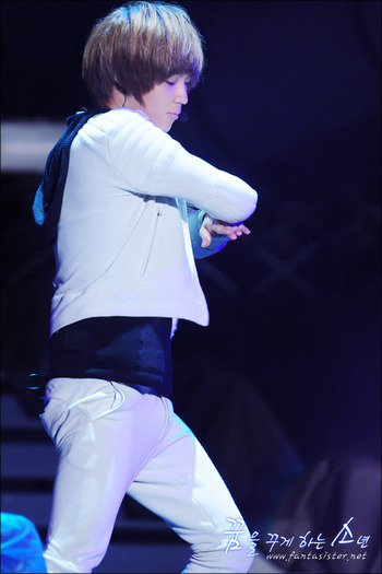 tumblr_l3c9zzUFDT1qa4rk1o1_500