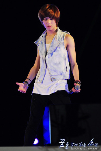 tumblr_l3yvopy0gz1qa4rk1o1_500 - Taeminieee