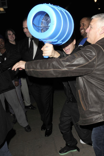 Justin+Bieber+Justin+Bieber+Jaden+Smith+La+Kfy_B4mtbzVl - justin bieber 2011