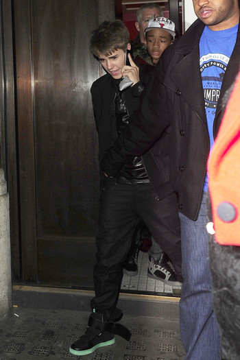 Justin+Bieber+Justin+Bieber+Jaden+Smith+La+L1a1JioZ2-Wl - justin bieber 2011