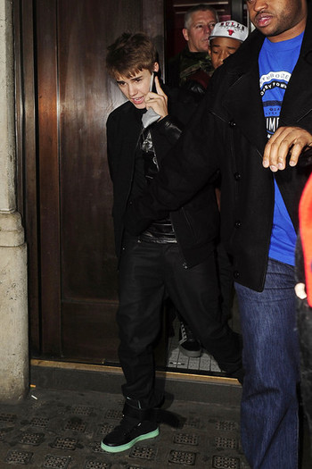 Justin+Bieber+Justin+Bieber+Jaden+Smith+La+xT30I6M2mTYl - justin bieber 2011