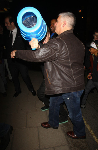 Justin+Bieber+Justin+Bieber+Jaden+Smith+London+0CajC2AWPF7l - justin bieber 2011