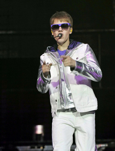 Justin+Bieber+Justin+Bieber+Performs+KBZY_DJ9Hzpl - Justin Bieber Performs