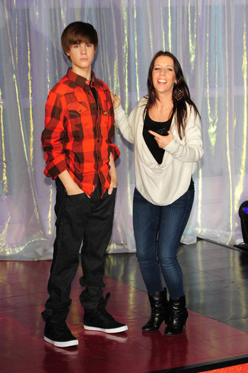 Justin+Bieber+Justin+Bieber+Madame+Tussauds+3xomPJW76QBl - Justin Bieber at Madame Tussauds 3