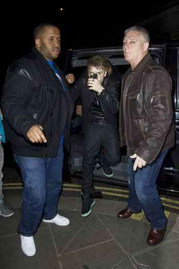 Justin+Bieber+Justin+Bieber+London+2+ZKn8tenw84Dl - Justin Bieber in London 3