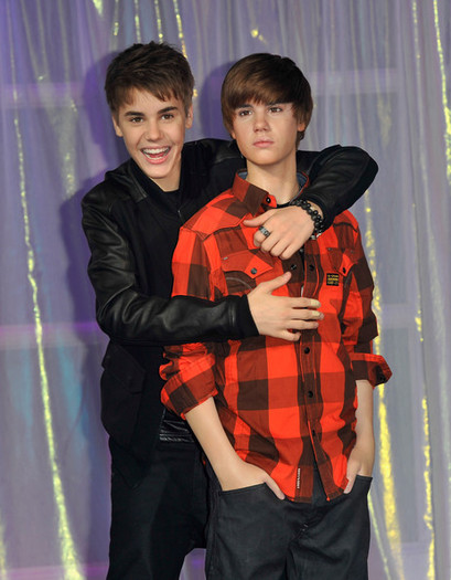 Justin+Bieber+Justin+Bieber+Unveils+Waxwork+9Eb56byENCvl - Justin Bieber Unveils His Waxwork at Madame Tussauds