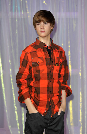 Justin+Bieber+Justin+Bieber+Unveils+Waxwork+NPtanJd7tufl - Justin Bieber Unveils His Waxwork at Madame Tussauds