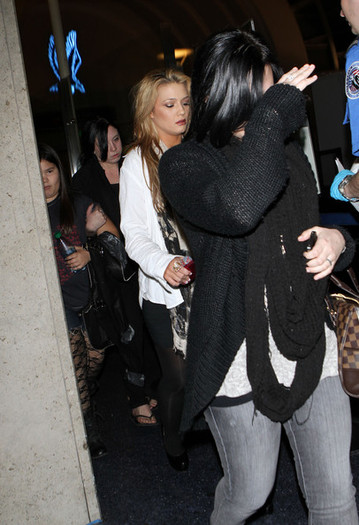 Demi+Lovato+Demi+Lovato+Arriving+LAX+Airport+H9P9fLAGlEjl - news5