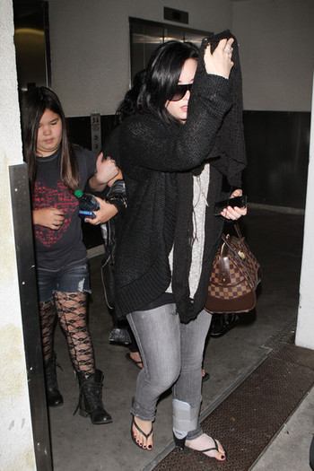 Demi+Lovato+Demi+Lovato+Arriving+LAX+Airport+O74e5sRfIN4l - news5