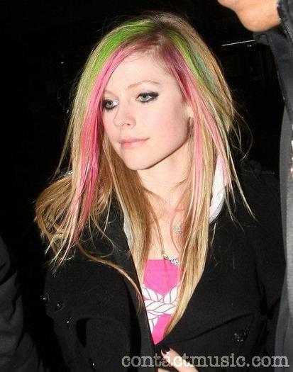 31348487_ZZWRQDOIR - Avril