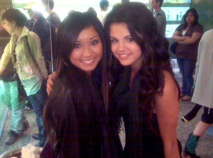 425.gomez.song.051208 - Brenda Song si Selena Gomez