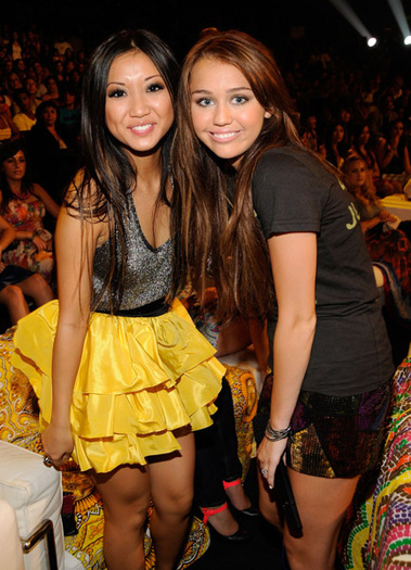 Image5 - Brenda Song si Miley Cyrus