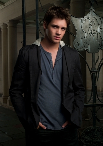 The-Vampire-Diaries-Steven-R-McQueen-Jeremy - The Vampire Diaries