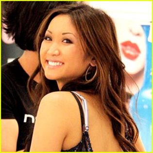 justjaredjr_Stars_34175_brenda_song_red_carpet_oops - Brenda Song Red Carpet Confession