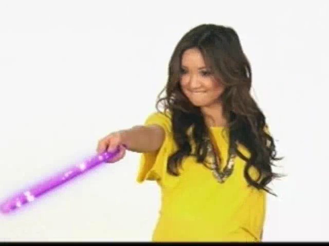 21114602_AWYVZUSCD - Brenda Song Disney Channel intro 4