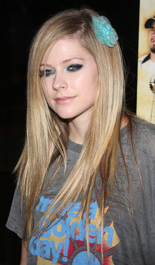 Avril Lavigne Long Hairstyles Long Side Part 5Xx3XC6C7Edl