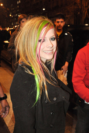 Avril Lavigne Long Hairstyles Long Straight uob_KrK-wB5l
