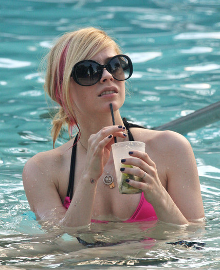 Avril Lavigne Modern Sunglasses Butterfly FCwz9a2pfm5l