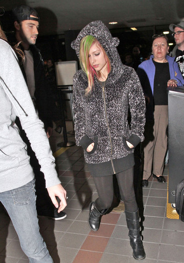 Avril Lavigne Outerwear Track Jacket iIF_Yowhnfol - Avril Lavigne