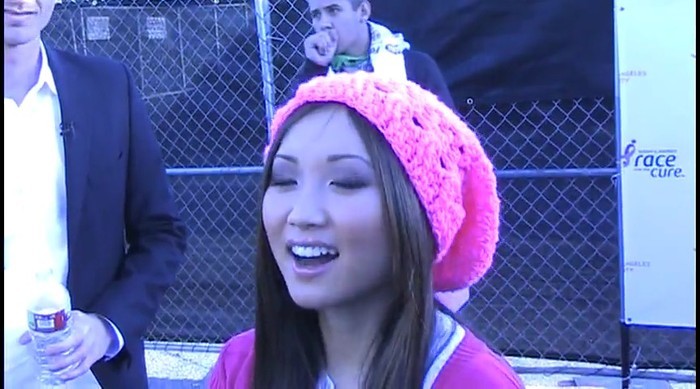 21100771_QWUGCJRIR - Brenda Song Pinky