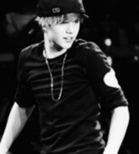 Justin Bieber - Topul de cantereti straini