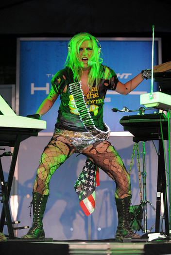 Kesha+Bud+Light+Hotel+Hosts+Performances+Nelly+JT9xxhHzfSQl - kesha