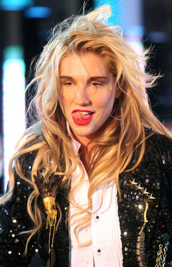 Kesha+2011+New+Year+Eve+Times+Square+m_E_1VCN7HWl