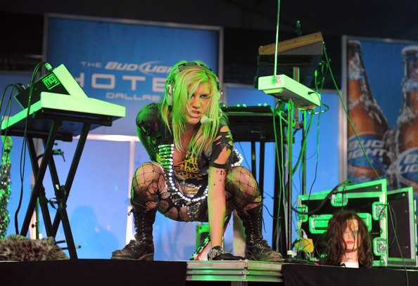 Kesha+Bud+Light+Hotel+Hosts+Performances+Nelly+gCQy9xfsgLAl - for you