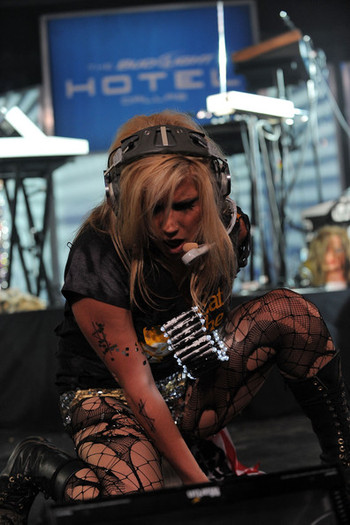 Kesha+Bud+Light+Hotel+Hosts+Performances+Nelly+TPMESeERVXll