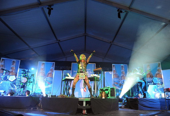 Kesha+Bud+Light+Hotel+Hosts+Performances+Nelly+yn7SSu_1g5Cl - for you