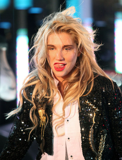 Kesha+2011+New+Year+Eve+Times+Square+3EffsCtH6ktl