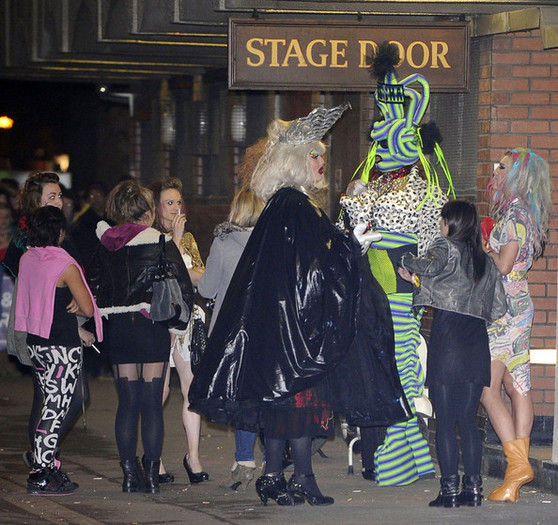 Kesha+Ke+ha+Leaves+O2+Arena+Zhg2qpFd58bl