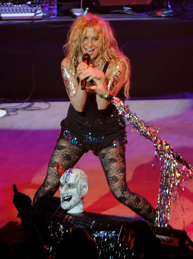 Kesha+Ke+ha+Performs+Concert+Madrid+fCmTj9gpKwZl - for you