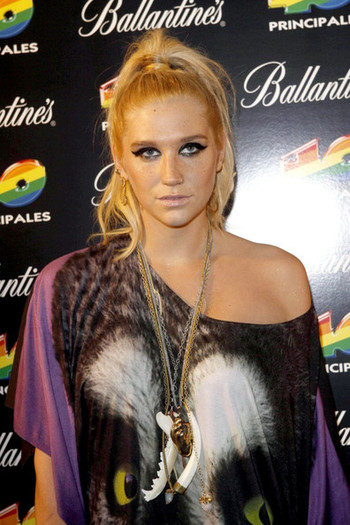 Kesha+40+Principales+Awards+Madrid+Pressroom+q061x3bi-tcl
