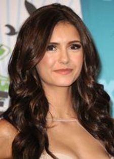 194_88_148CAK3MR9E - Nina Dobrev