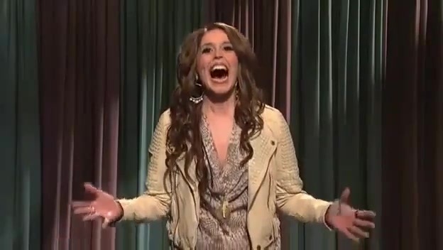Miley Cyrus  as Justin Bieber  SNL 0440 - 0-0 Miley Cyrus as Justin Bieber  SNL