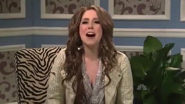 Miley Cyrus  as Justin Bieber  SNL 0562 - 0-0 Miley Cyrus as Justin Bieber  SNL