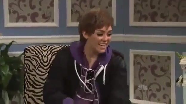 Miley Cyrus  as Justin Bieber  SNL 0611 - 0-0 Miley Cyrus as Justin Bieber  SNL