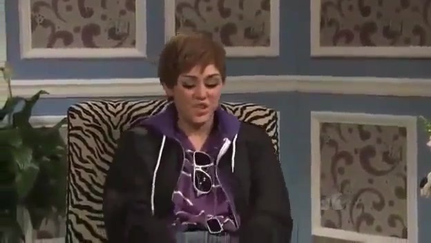 Miley Cyrus  as Justin Bieber  SNL 0618
