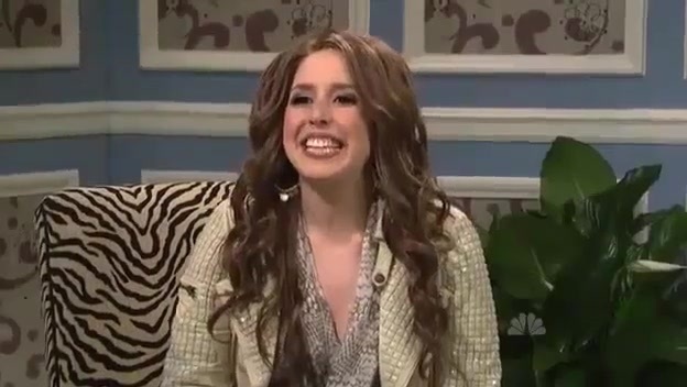 Miley Cyrus  as Justin Bieber  SNL 0624