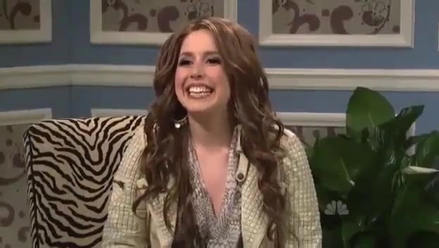 Miley Cyrus  as Justin Bieber  SNL 0626