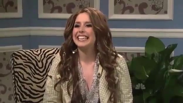 Miley Cyrus  as Justin Bieber  SNL 0629