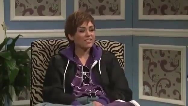 Miley Cyrus  as Justin Bieber  SNL 0637
