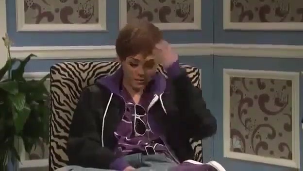 Miley Cyrus  as Justin Bieber  SNL 0641
