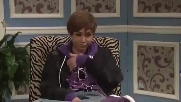 Miley Cyrus  as Justin Bieber  SNL 0643