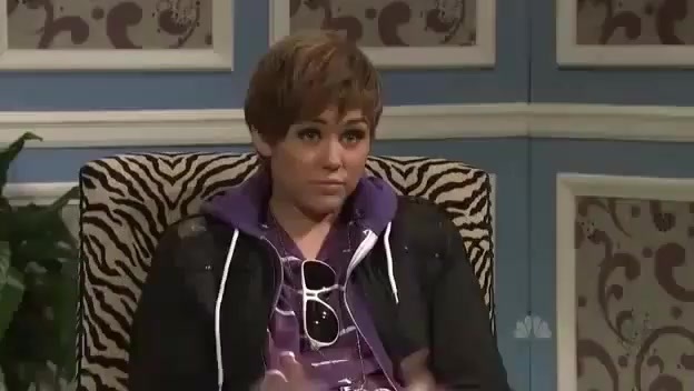 Miley Cyrus  as Justin Bieber  SNL 0666