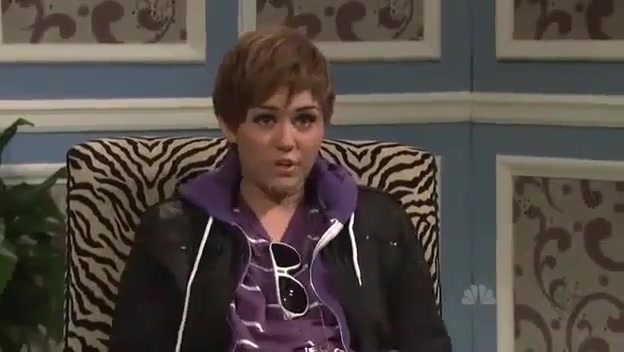 Miley Cyrus  as Justin Bieber  SNL 0669