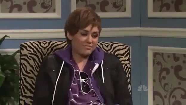 Miley Cyrus  as Justin Bieber  SNL 0672