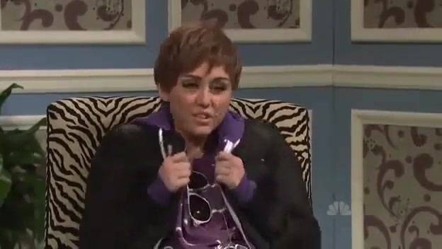 Miley Cyrus  as Justin Bieber  SNL 0676