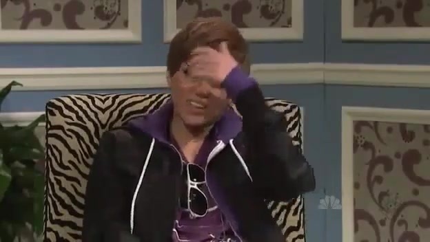 Miley Cyrus  as Justin Bieber  SNL 0681